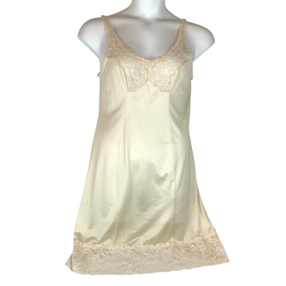 Vintage Bali Womens Full Slip With Lace Trim Champagne Nylon Size 36 - Picture 1 of 6